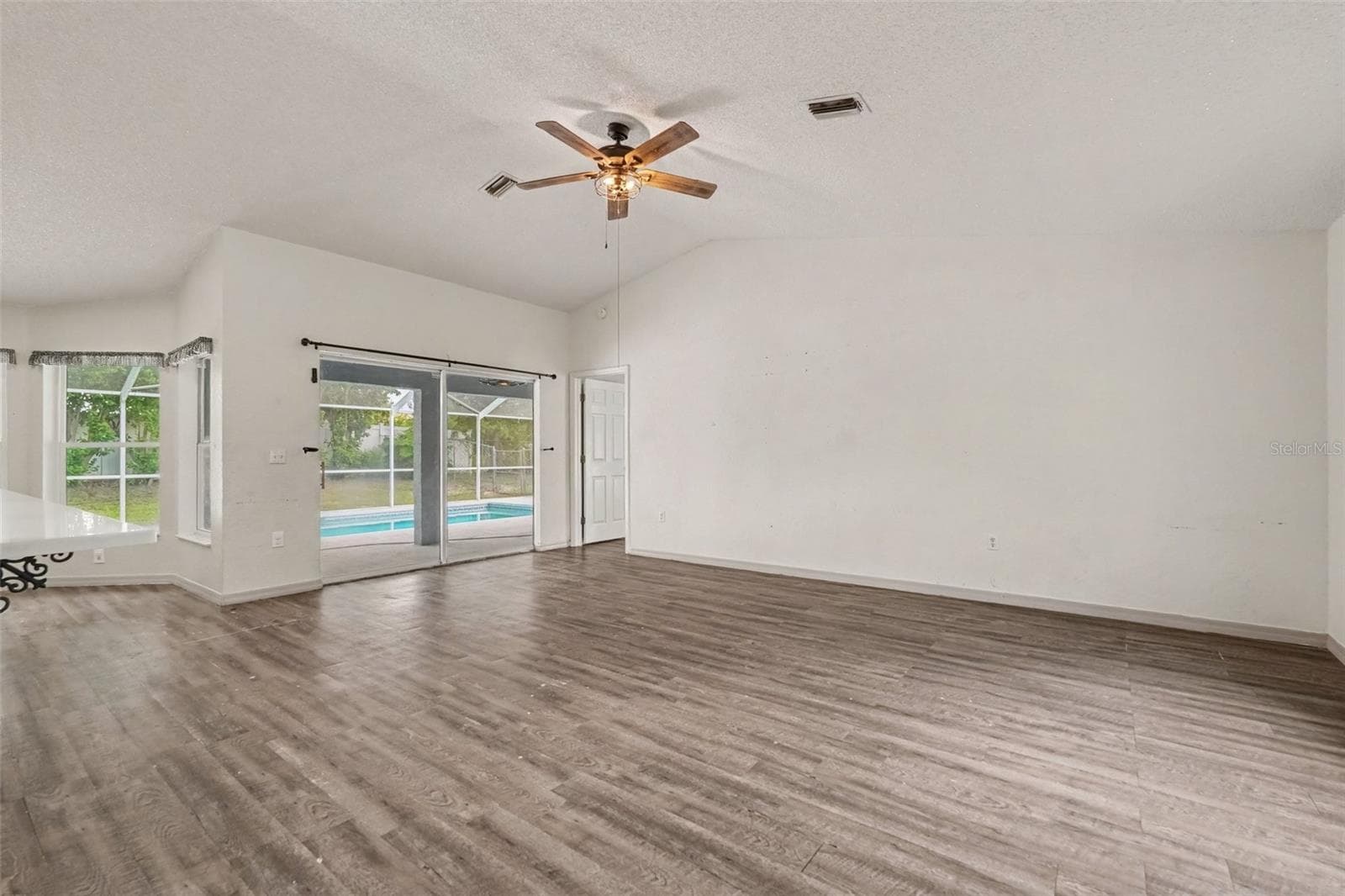Single Family Residence at 6293 GRAPEWOOD RD, SPRING HILL, photo 7 of 32