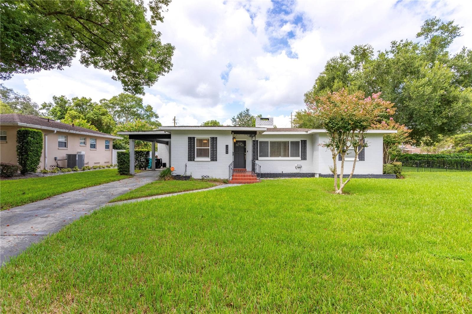 Single Family Residence at 1200 AUSTIN RD, ORLANDO, photo 3 of 40