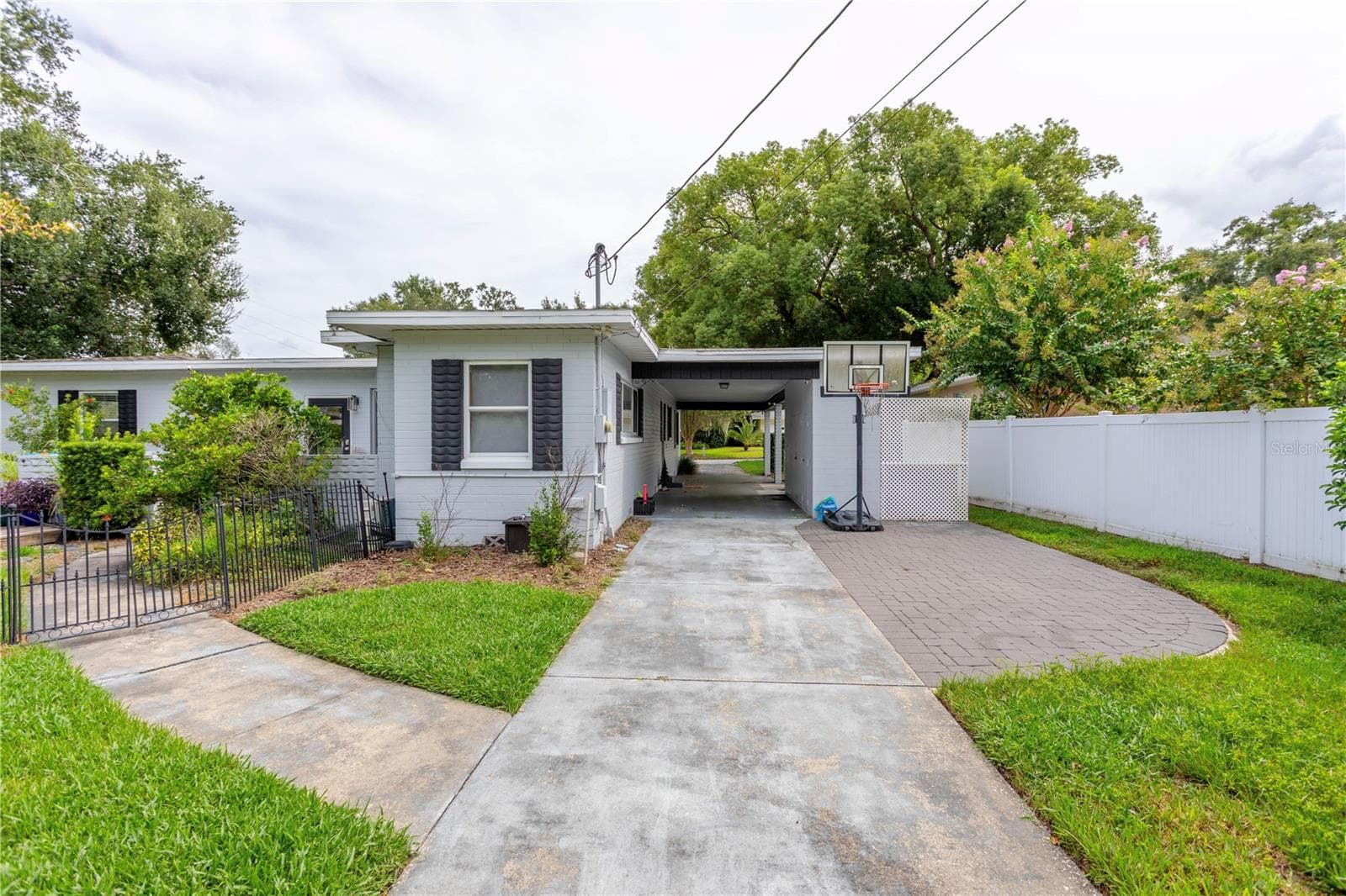 Single Family Residence at 1200 AUSTIN RD, ORLANDO, photo 8 of 40