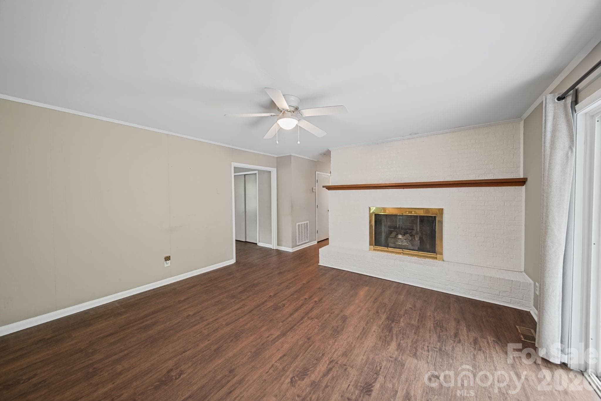 den - 204 Breslin Street, Wadesboro