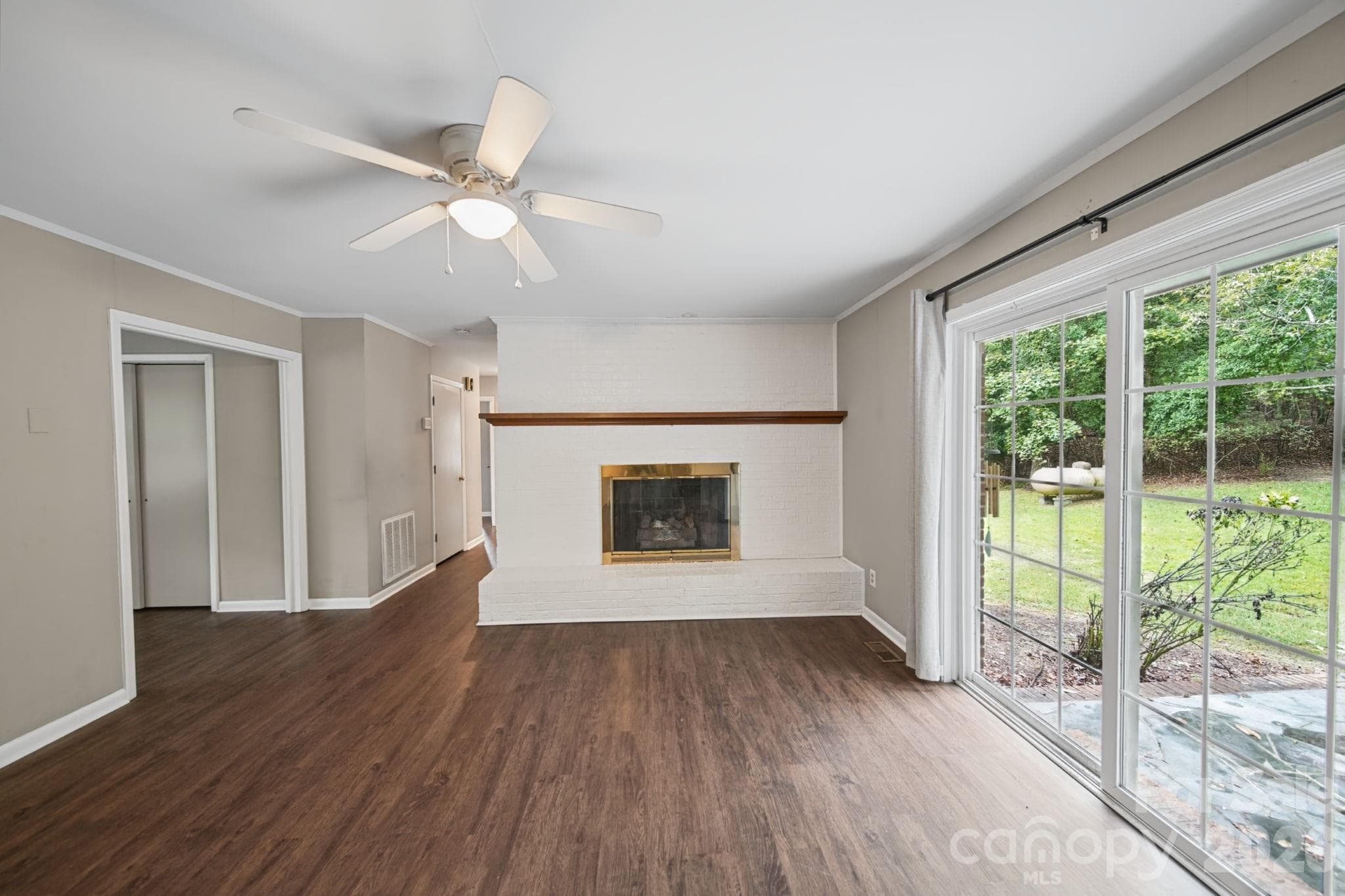 den - 204 Breslin Street, Wadesboro