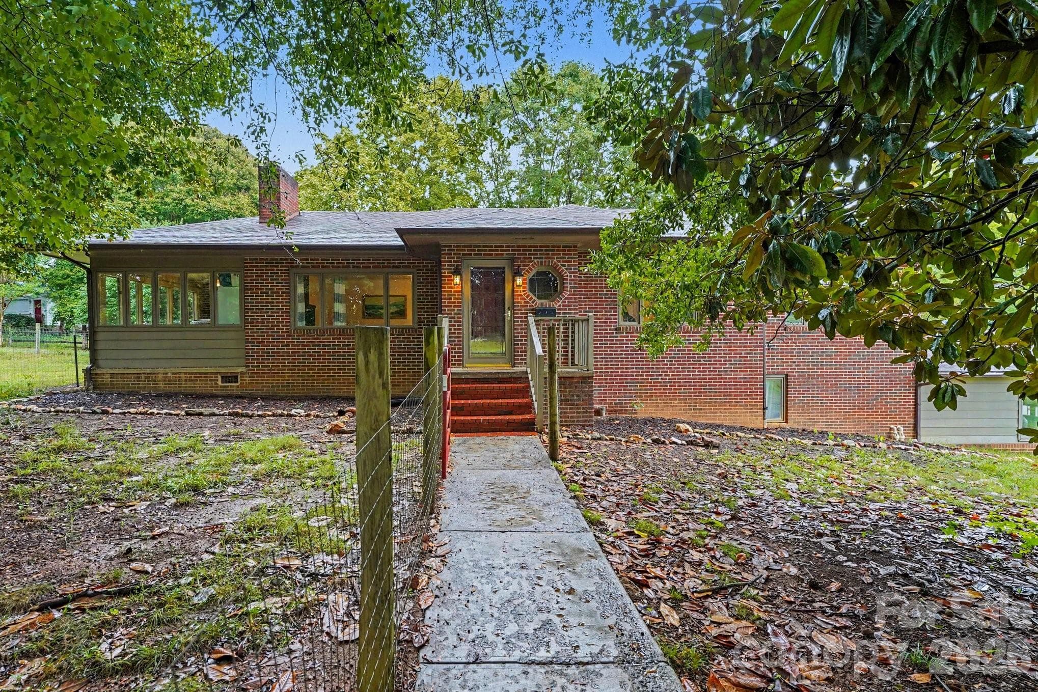 Single Family Residence at 226 Pleasant Hill Drive, Elkin, photo 3 of 46