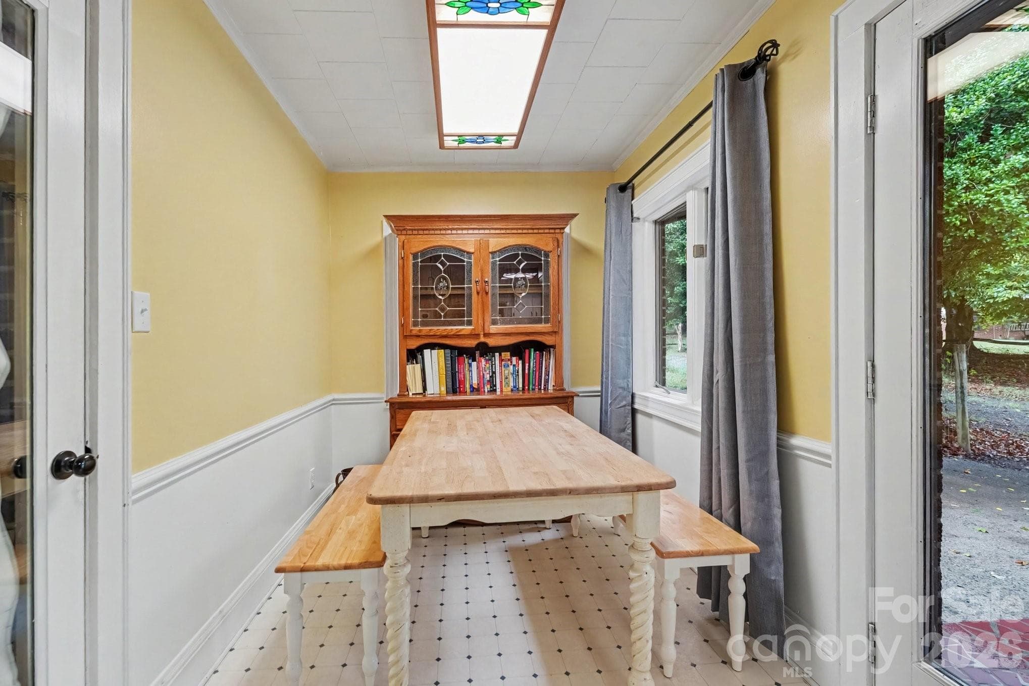 Single Family Residence at 226 Pleasant Hill Drive, Elkin, photo 12 of 46