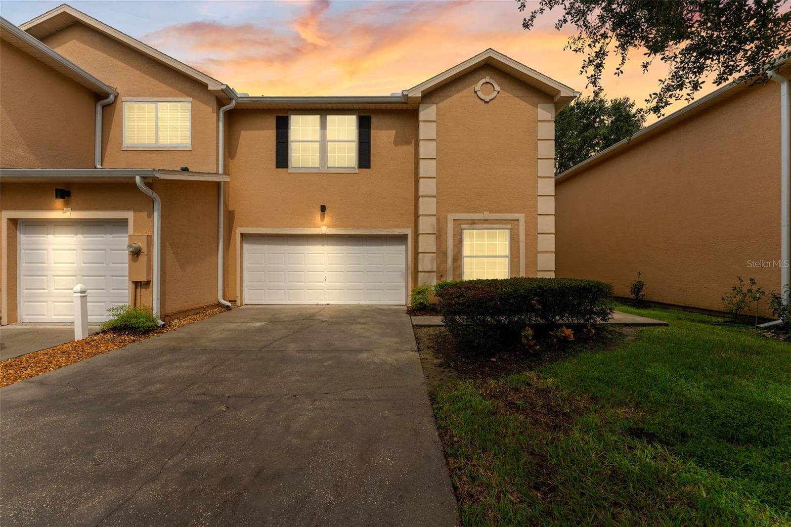 16309 NEWBURY PALMS CT