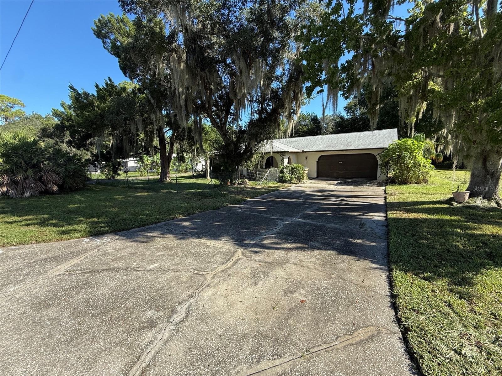 11813 OCKLAWAHA DR