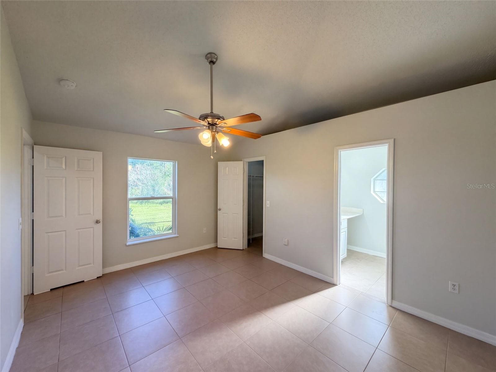 Single Family Residence at 23 PETERLEE CT, KISSIMMEE, photo 4 of 15