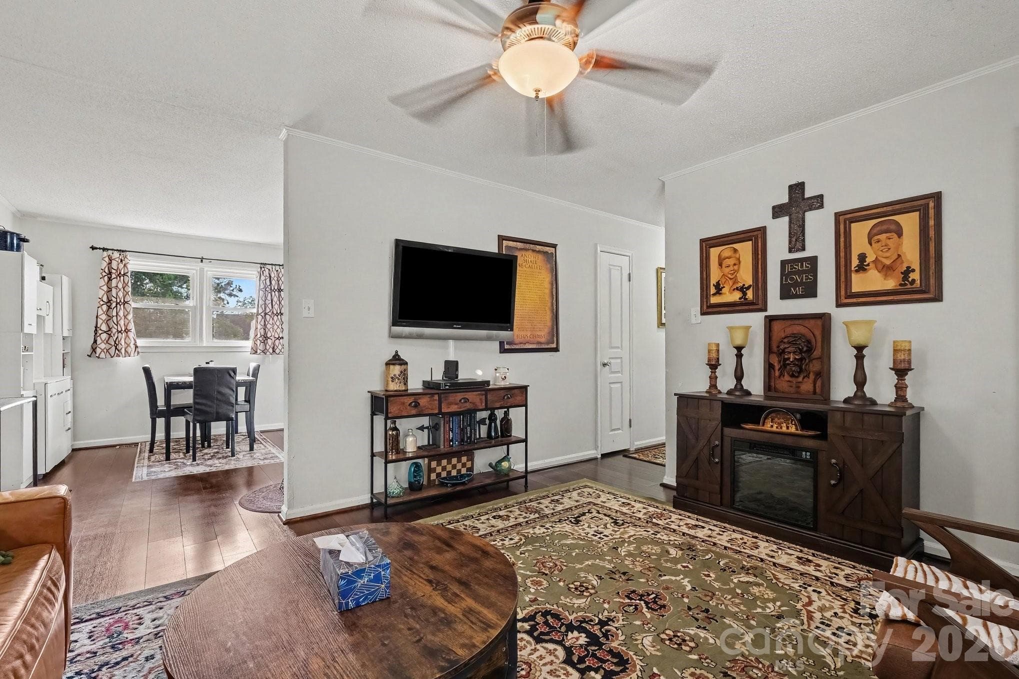 Livingroom view - 645 Pine Ridge Road, Chester