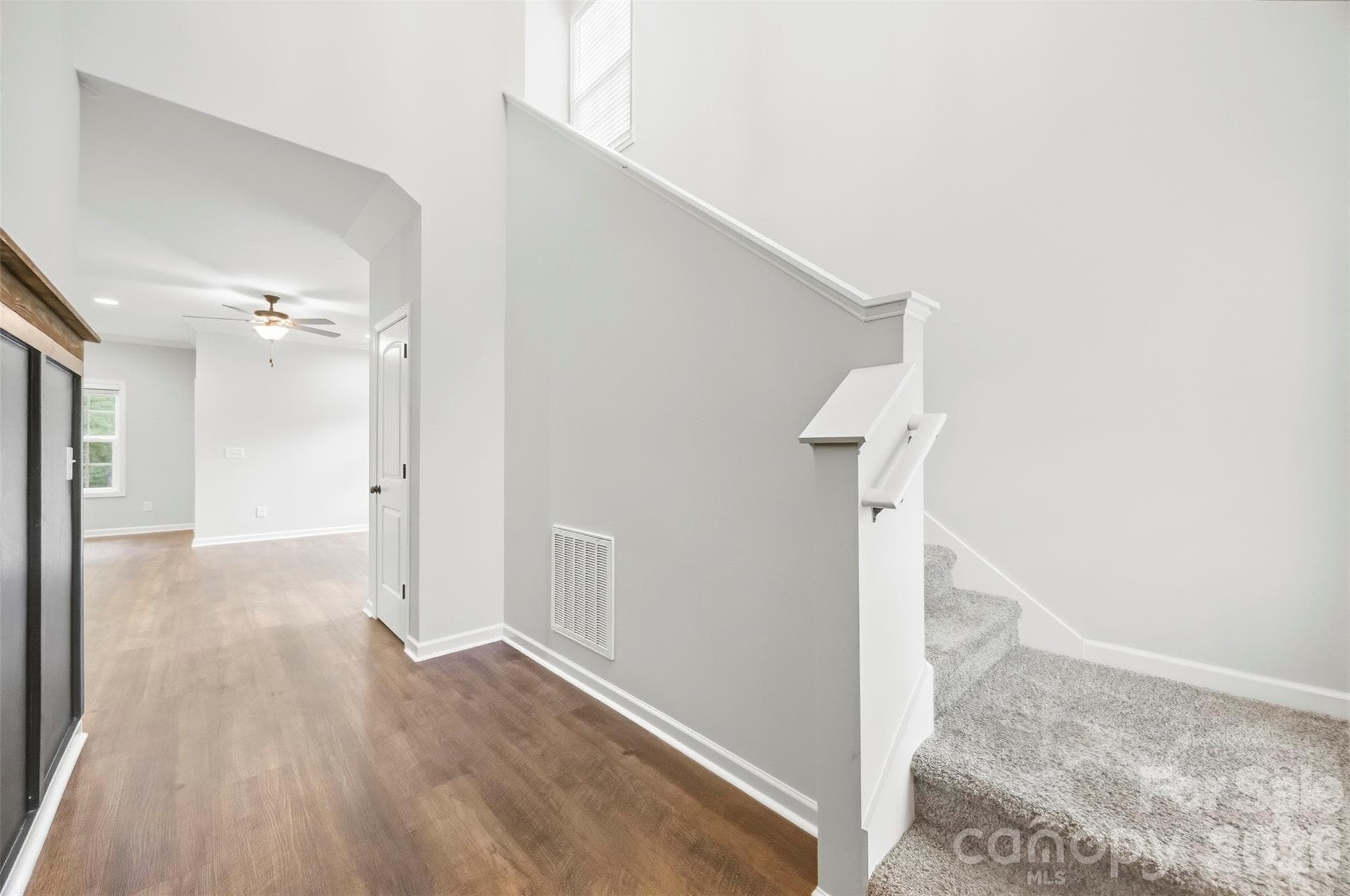 Single Family Residence at 2467 Tart Road, York, photo 5 of 37