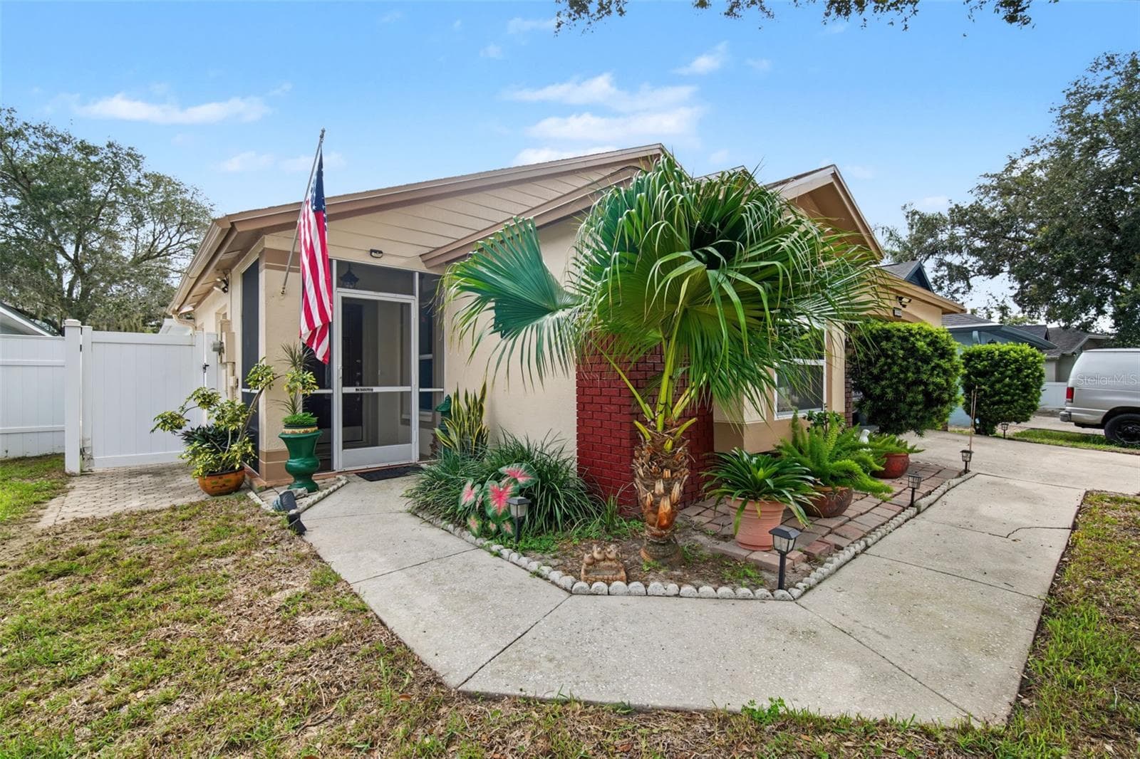 Single Family Residence at 10251 ALLENWOOD DR, RIVERVIEW, photo 2 of 28