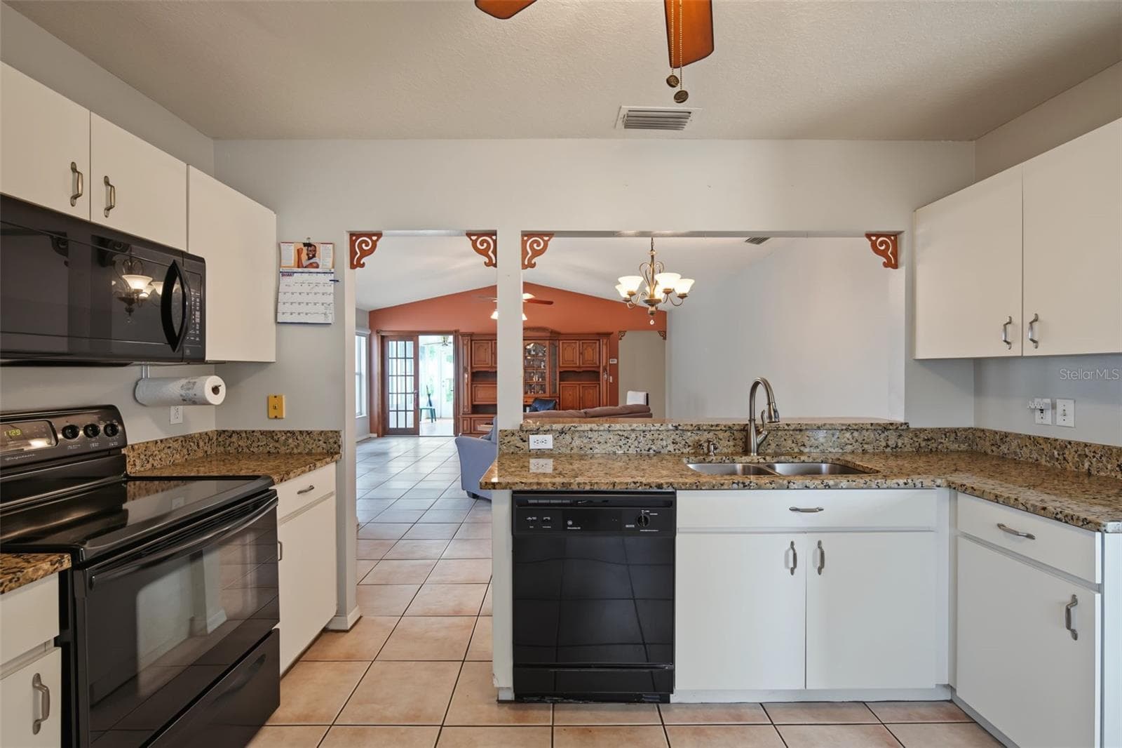 Single Family Residence at 10251 ALLENWOOD DR, RIVERVIEW, photo 3 of 28
