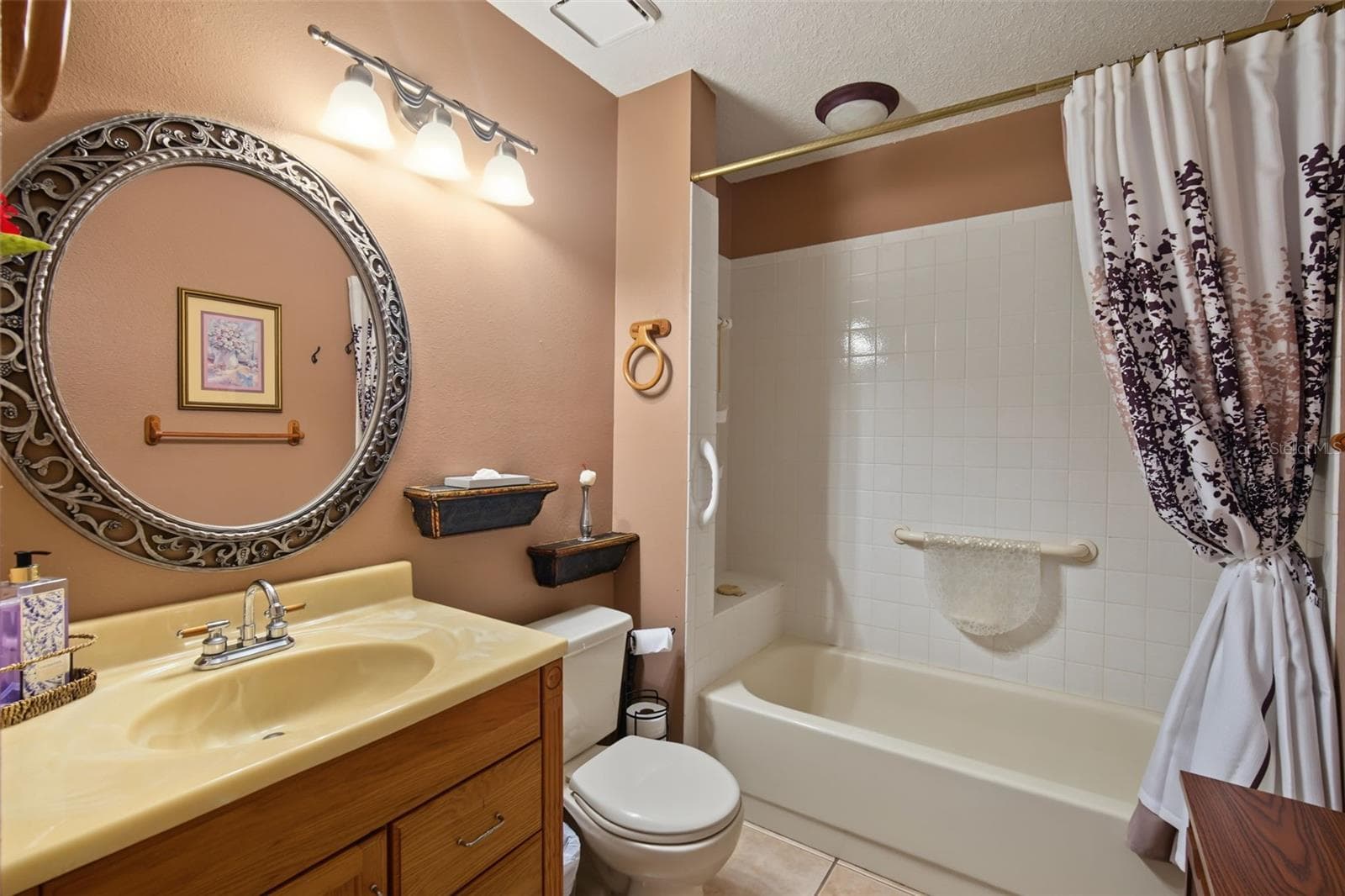 Single Family Residence at 10251 ALLENWOOD DR, RIVERVIEW, photo 13 of 28