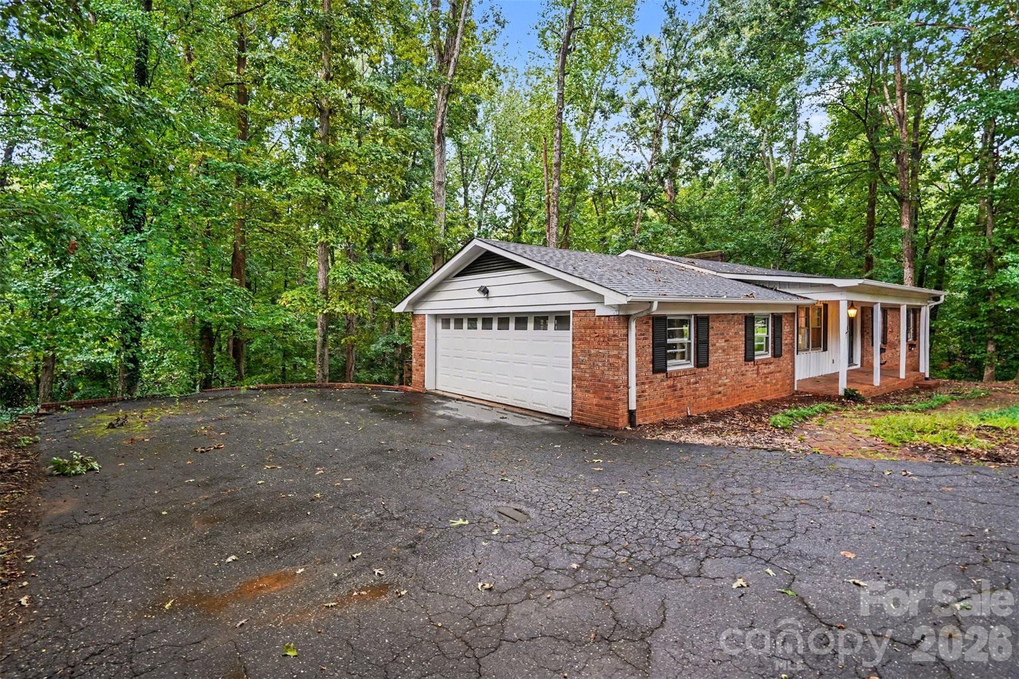 Single Family Residence at 307 Florence Road, Statesville, photo 2 of 43