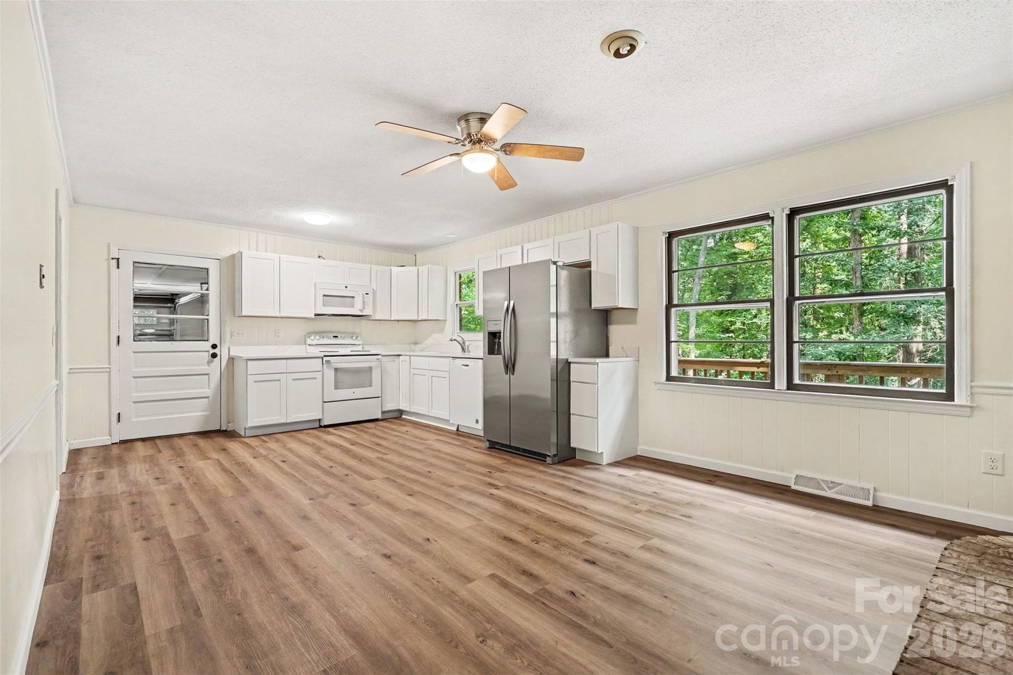Single Family Residence at 307 Florence Road, Statesville, photo 9 of 43