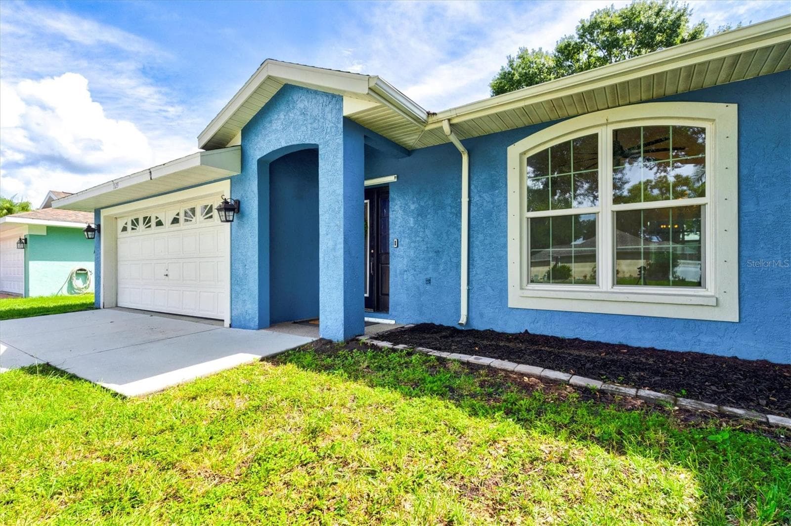 Single Family Residence at 7129 QUEEN PALM CIR, SARASOTA, photo 2 of 47