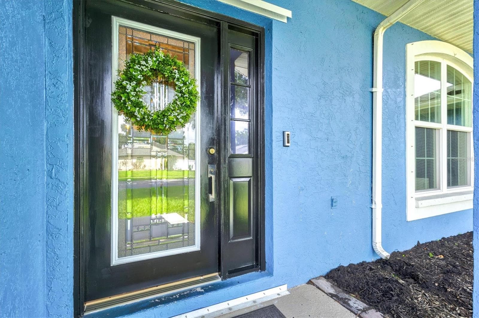 Single Family Residence at 7129 QUEEN PALM CIR, SARASOTA, photo 4 of 47
