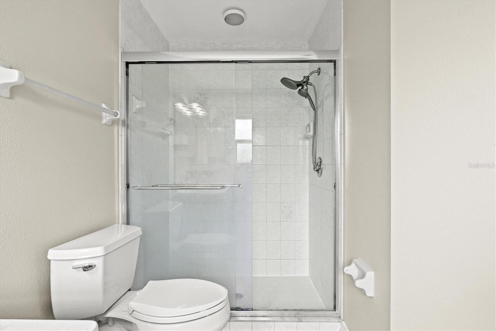 Primary shower - 7129 QUEEN PALM CIR, SARASOTA