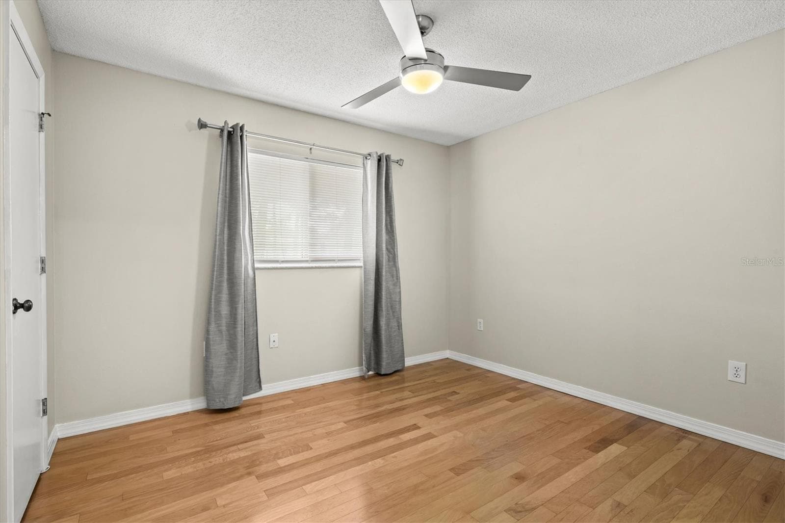 Guest room 3 - 7129 QUEEN PALM CIR, SARASOTA