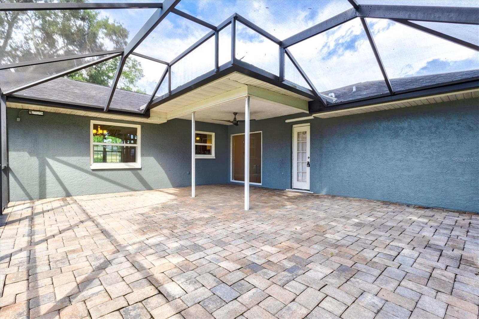 Lanai - 7129 QUEEN PALM CIR, SARASOTA