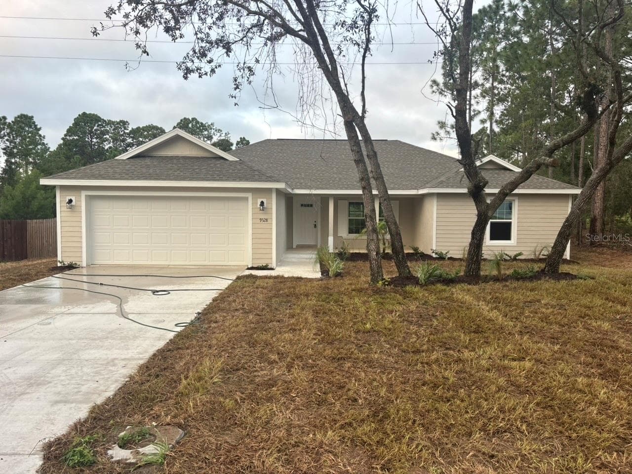 9328 N CORTLANDT DR