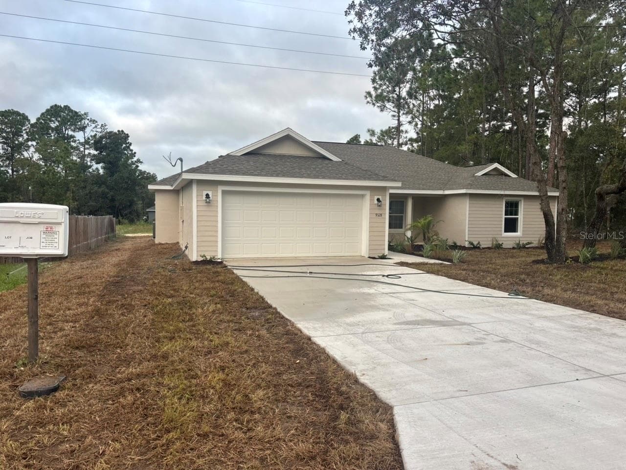 Single Family Residence at 9328 N CORTLANDT DR, DUNNELLON, photo 3 of 92