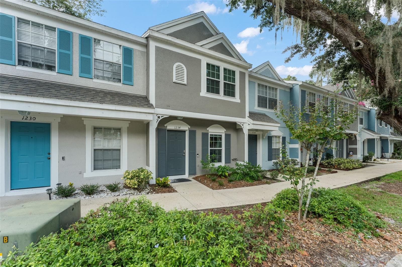 1234 VINELAND PL