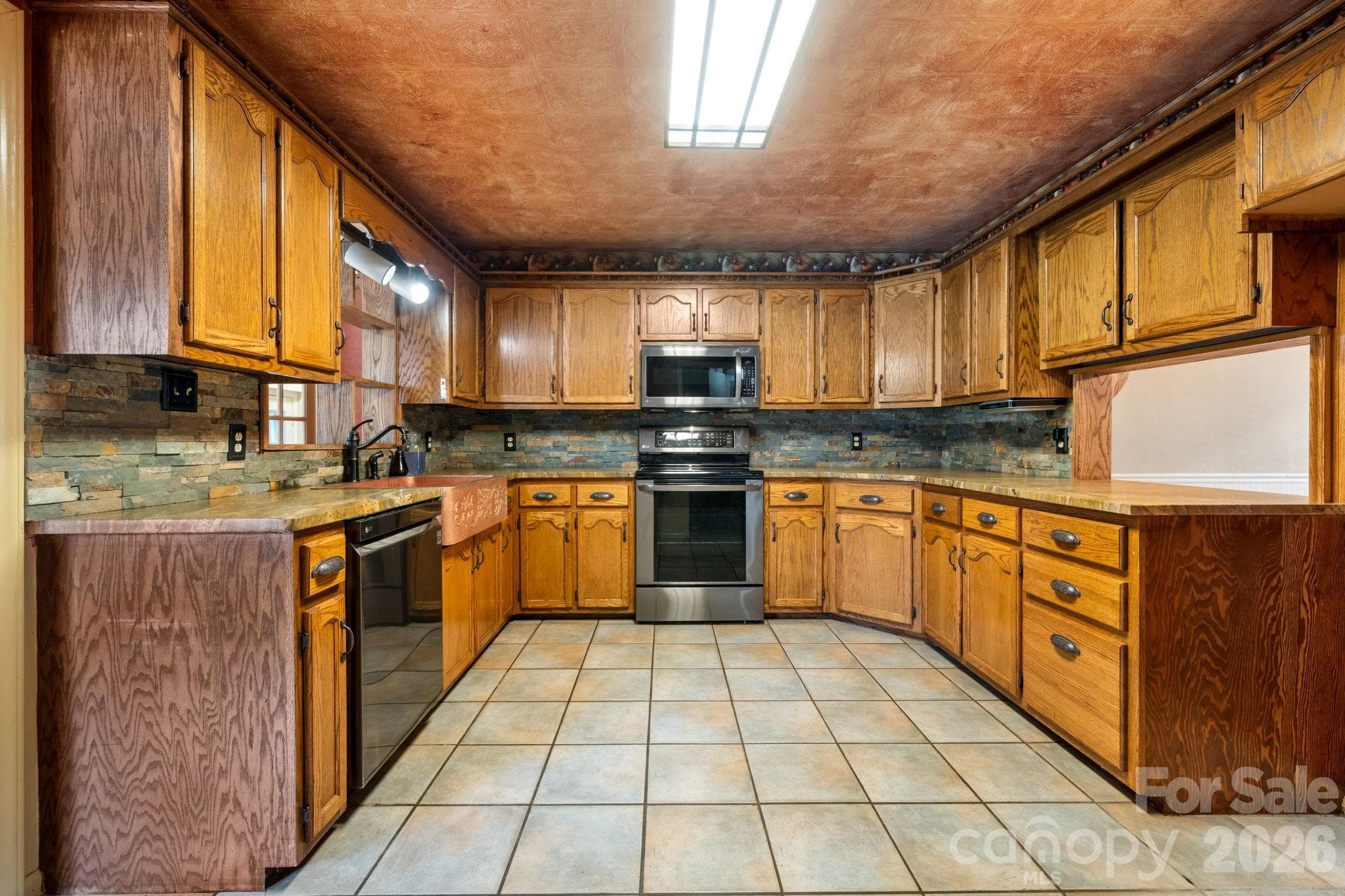 kitchen - 3110 Ninth Tee Drive, Newton