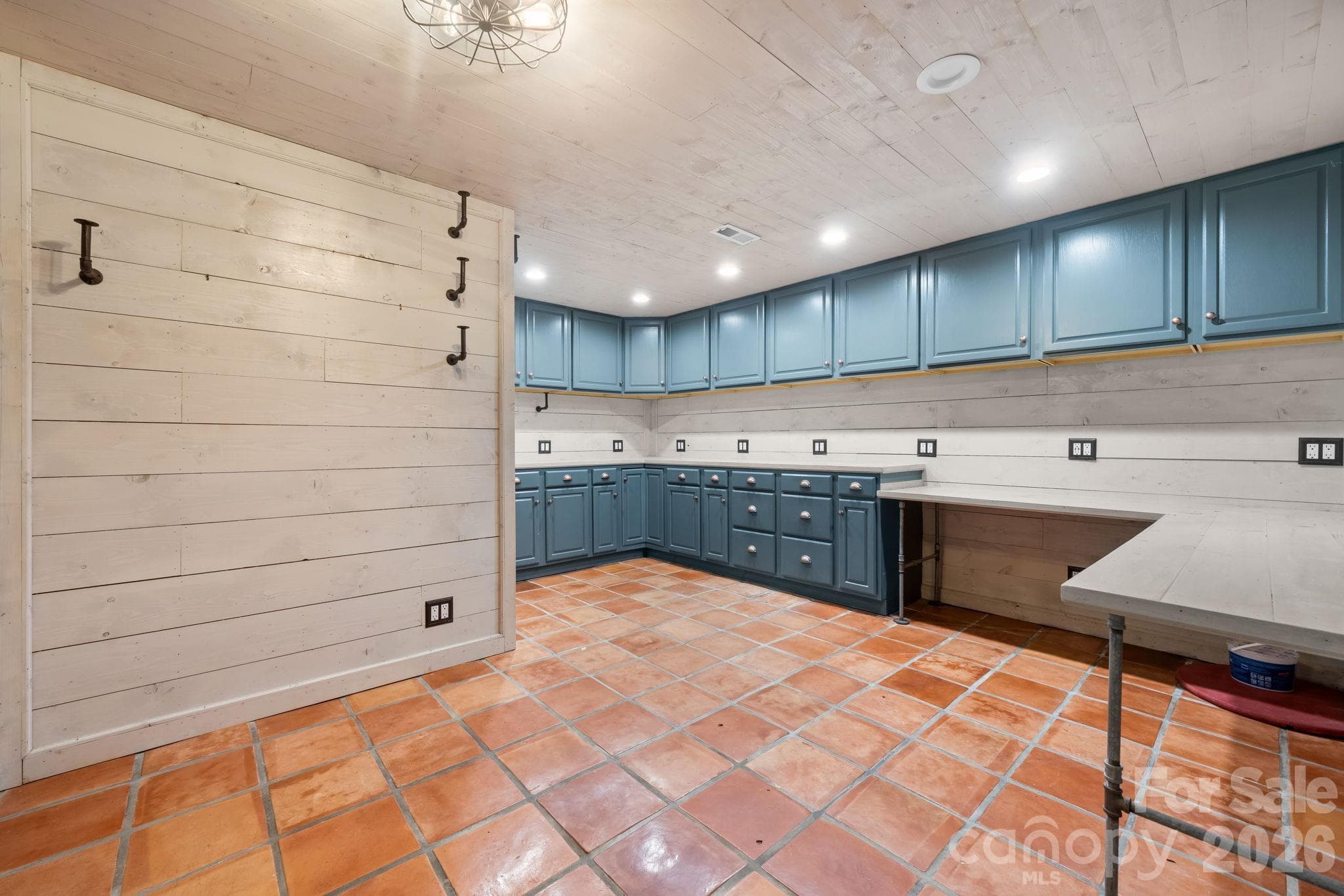 basement flex area, hobby area, living area - 3110 Ninth Tee Drive, Newton