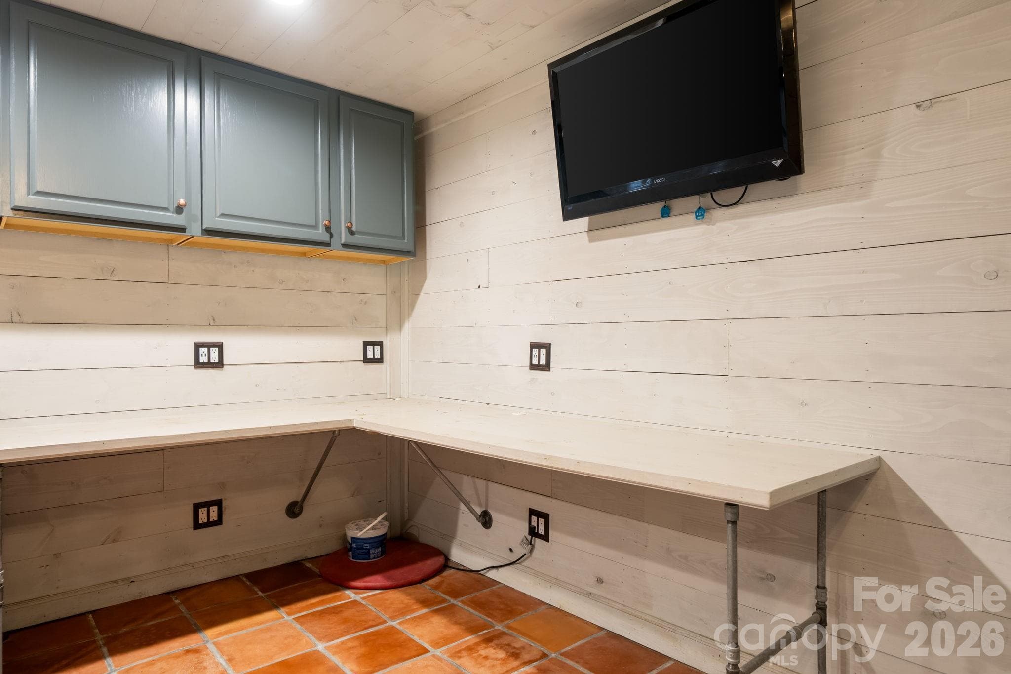 basement flex living area, hobby space, multignerational living - 3110 Ninth Tee Drive, Newton