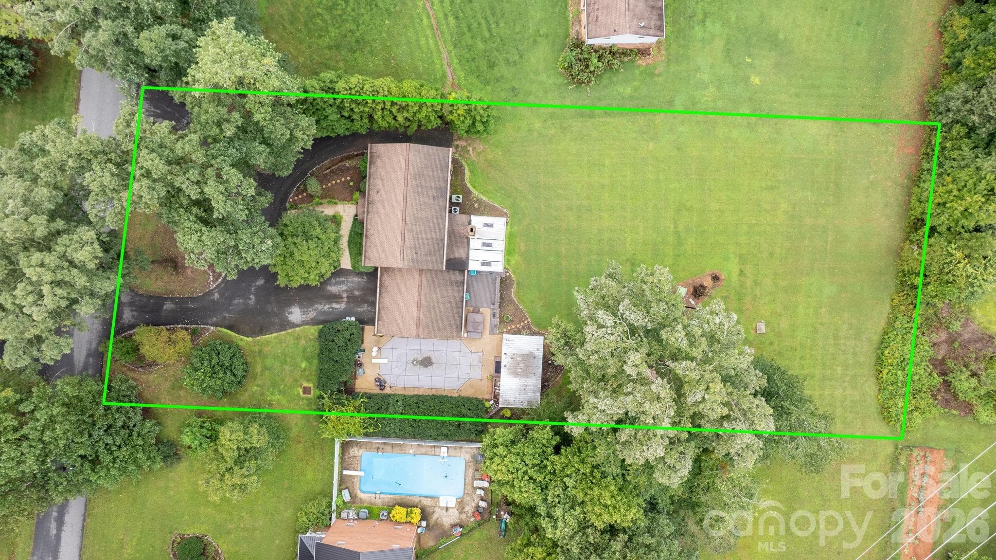 aerial view with lot lines - 3110 Ninth Tee Drive, Newton
