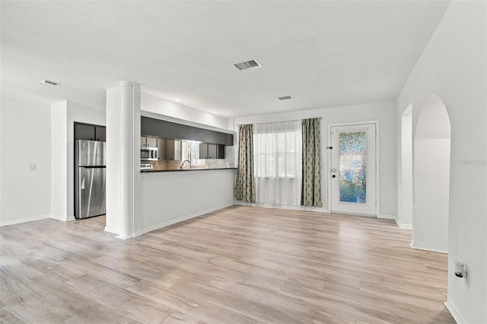 Single Family Residence at 1711 N HIGHLAND AVE, CLEARWATER, photo 10 of 65