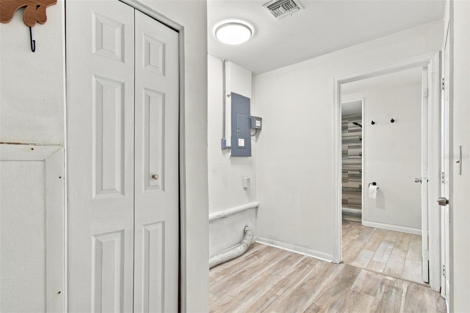 Single Family Residence at 1711 N HIGHLAND AVE, CLEARWATER, photo 24 of 65