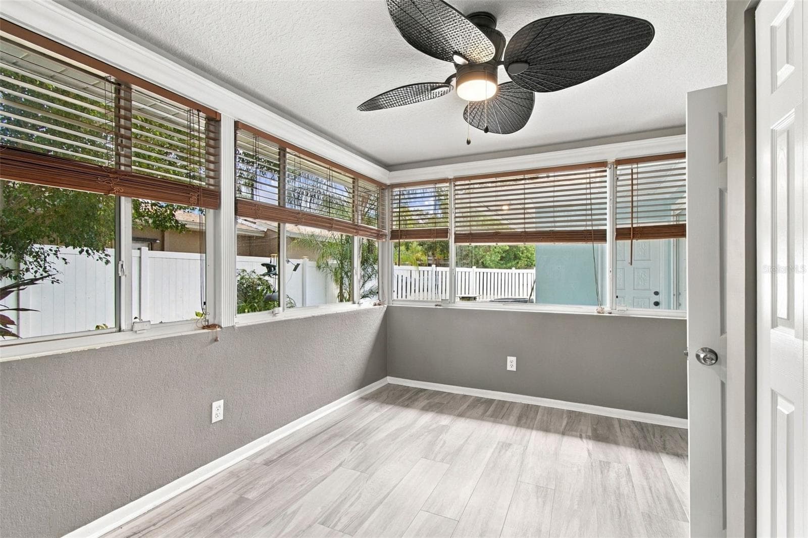 Single Family Residence at 1711 N HIGHLAND AVE, CLEARWATER, photo 32 of 65