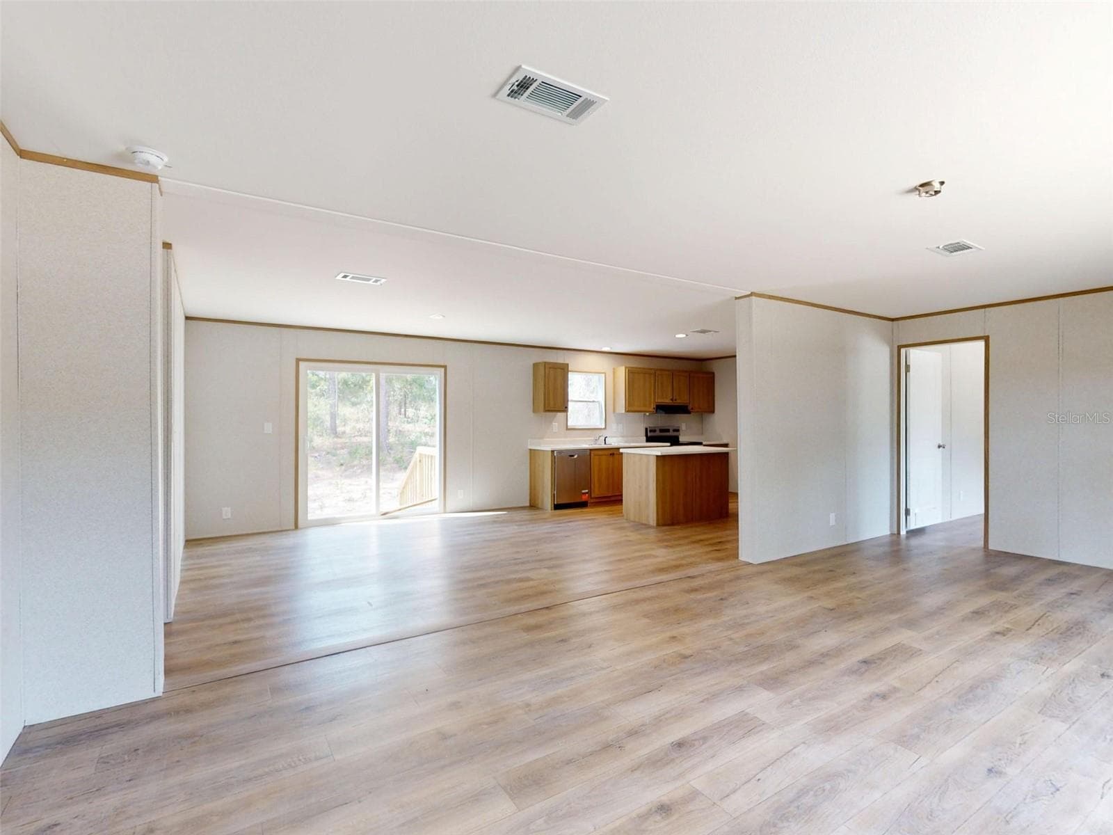 Manufactured Home at 730 NE 131 AVE, WILLISTON, photo 10 of 68