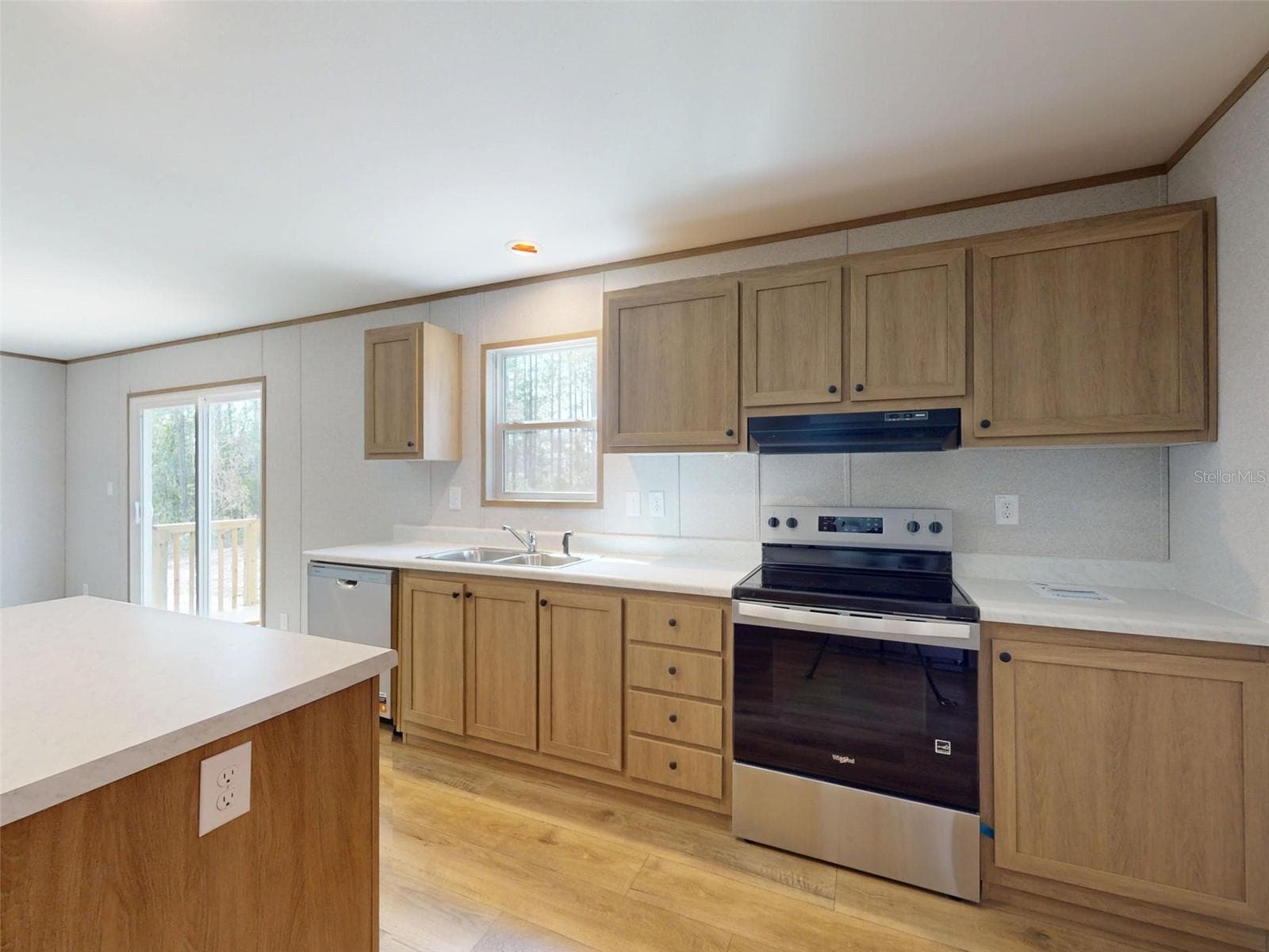 Manufactured Home at 730 NE 131 AVE, WILLISTON, photo 16 of 68