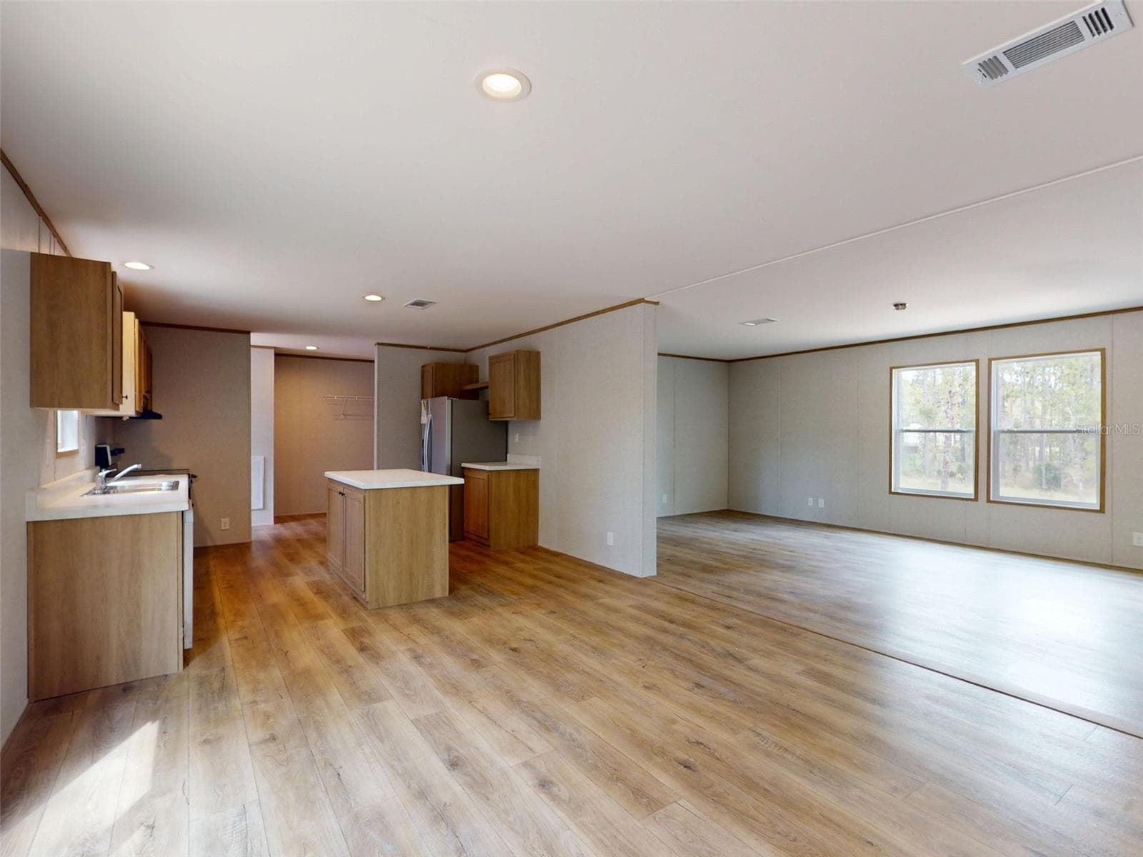 Manufactured Home at 730 NE 131 AVE, WILLISTON, photo 19 of 68