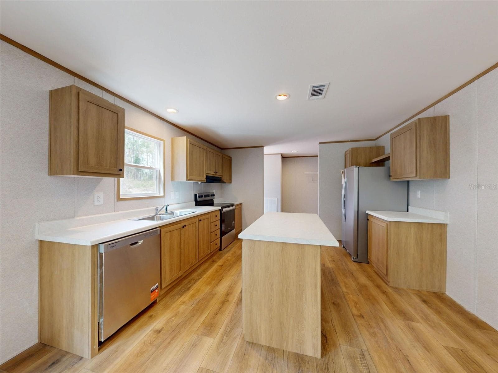 Manufactured Home at 730 NE 131 AVE, WILLISTON, photo 20 of 68
