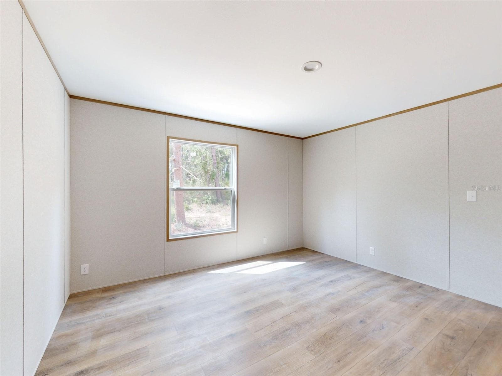 Manufactured Home at 730 NE 131 AVE, WILLISTON, photo 33 of 68