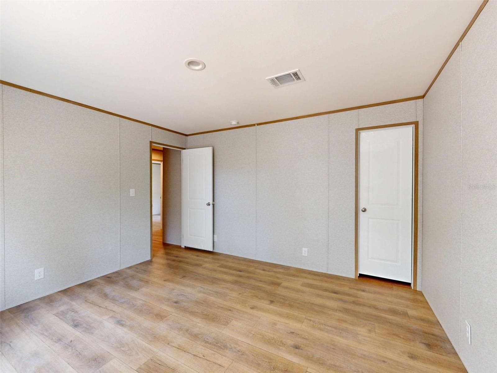 Manufactured Home at 730 NE 131 AVE, WILLISTON, photo 34 of 68