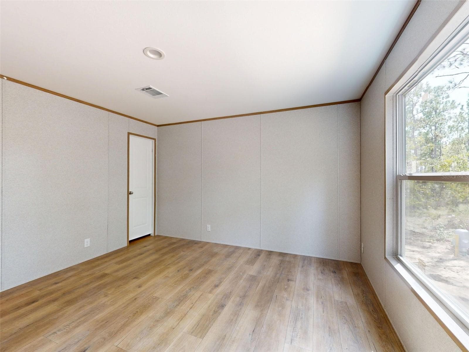 Manufactured Home at 730 NE 131 AVE, WILLISTON, photo 35 of 68