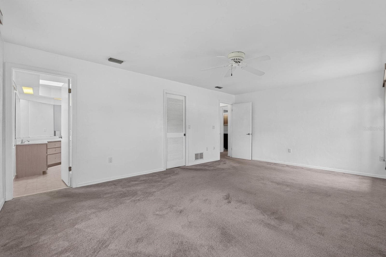 Primary bedroom - 156 BRESSLER LN, PALM COAST