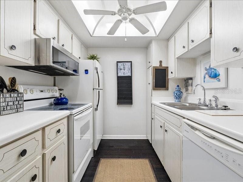 Condominium at 650 PINELLAS POINT DR S #240, ST PETERSBURG, photo 13 of 46