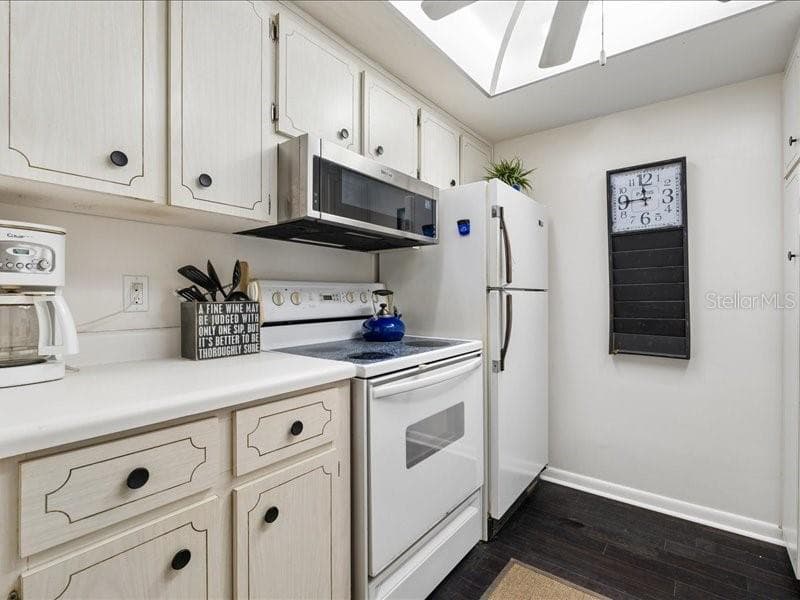 Condominium at 650 PINELLAS POINT DR S #240, ST PETERSBURG, photo 14 of 46
