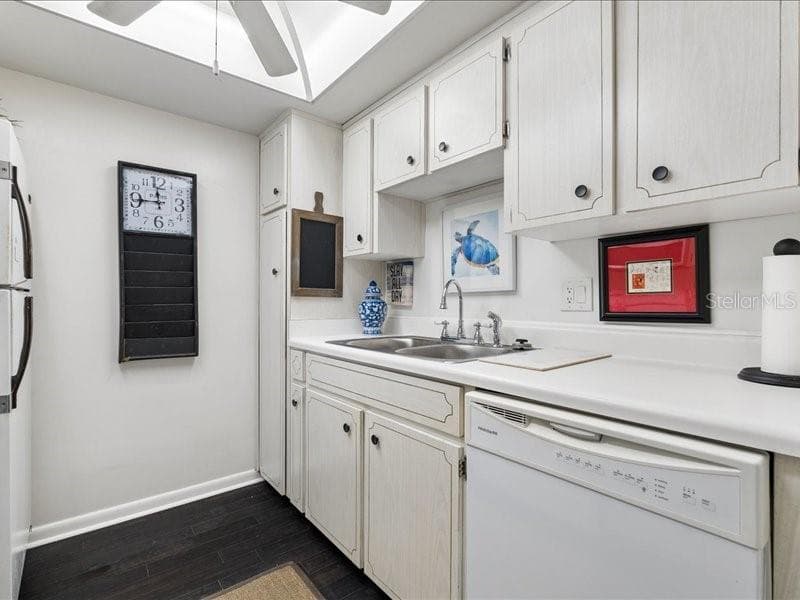 Condominium at 650 PINELLAS POINT DR S #240, ST PETERSBURG, photo 15 of 46