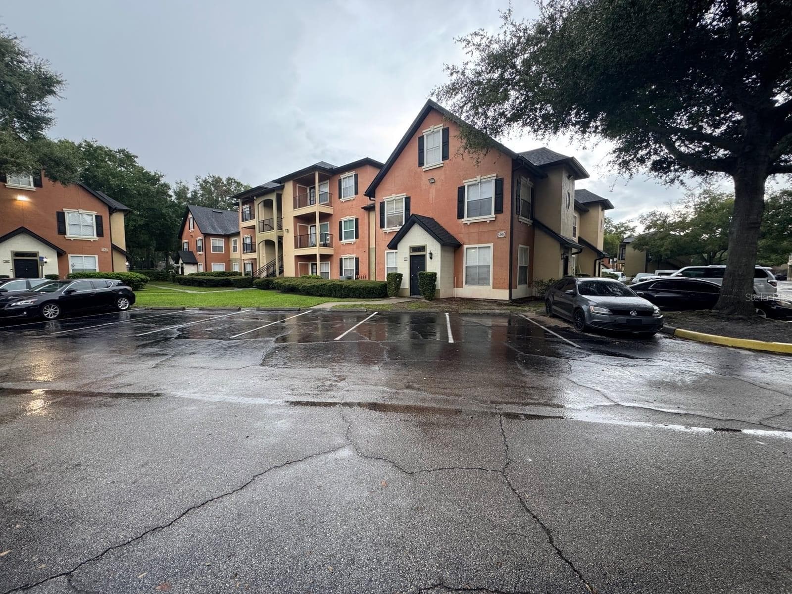 5961 WESTGATE DR #2013