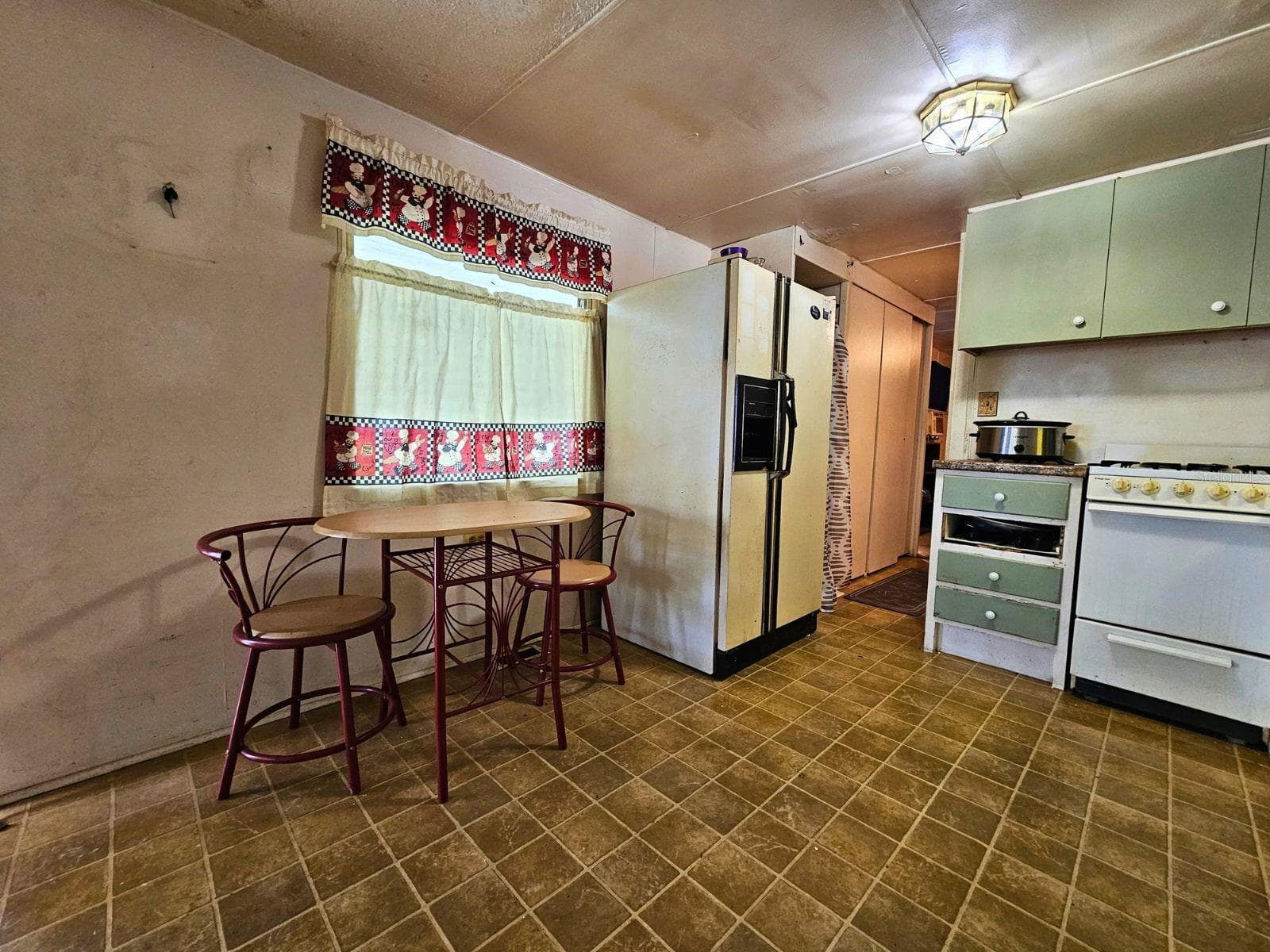 Mobile Home at 710 49TH AVENUE DR W, BRADENTON, photo 5 of 14