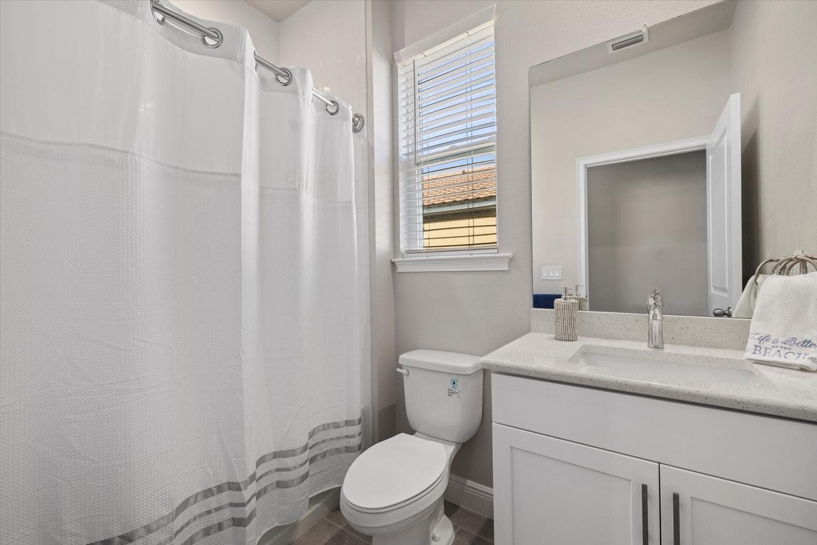 Guest Bathroom - 11925 BOHEMIAN PL, VENICE