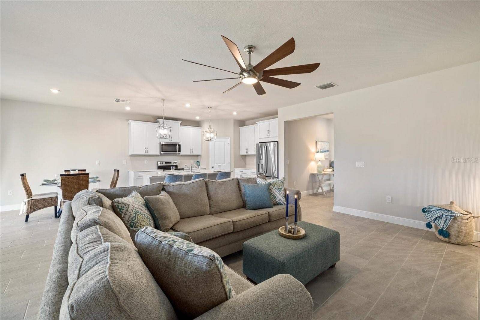 Living Room into Kitchen and Dining Room - 11925 BOHEMIAN PL, VENICE