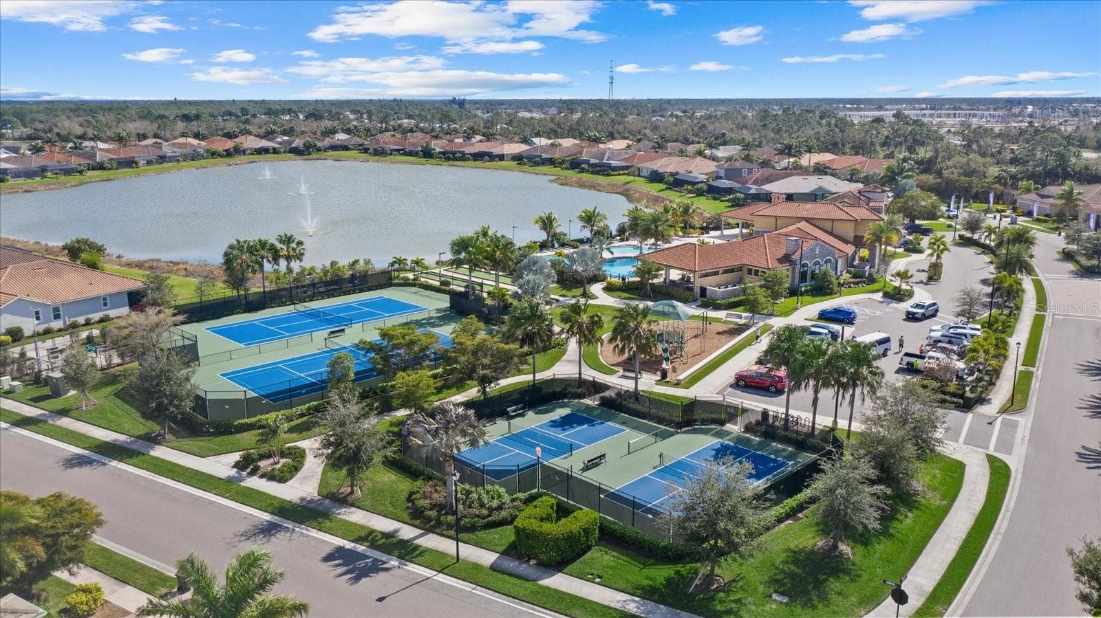 Resort Style Amenities - 11925 BOHEMIAN PL, VENICE
