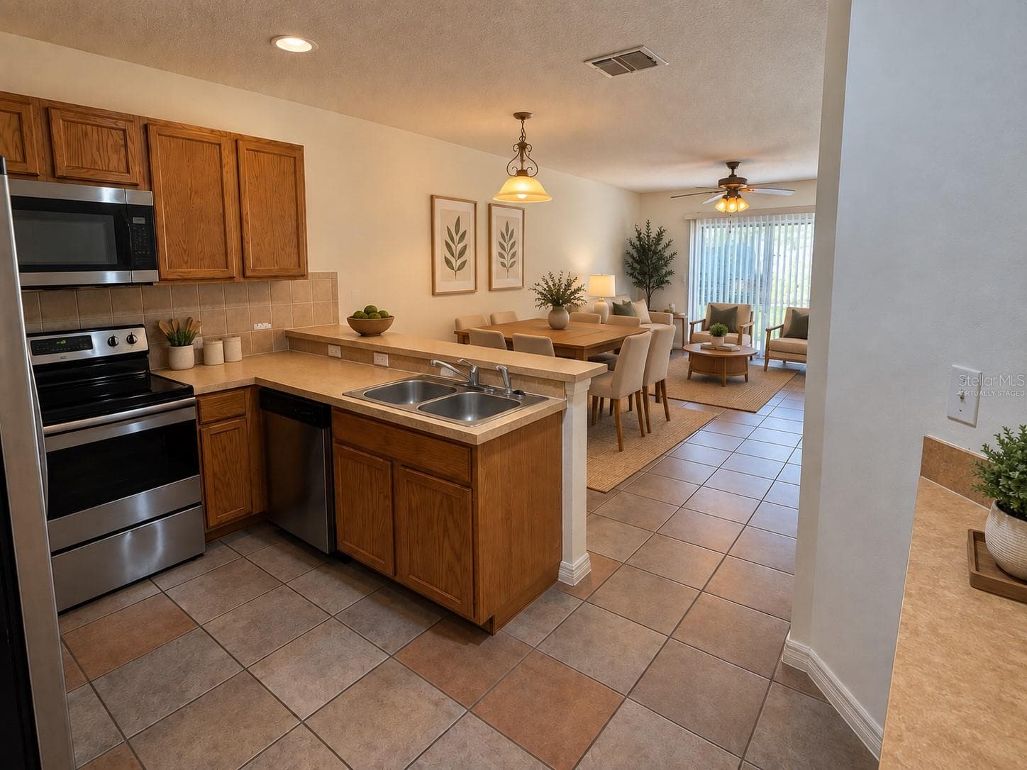 VIRTUALLY STAGED - 561 CRESTING OAK CIR #86, ORLANDO
