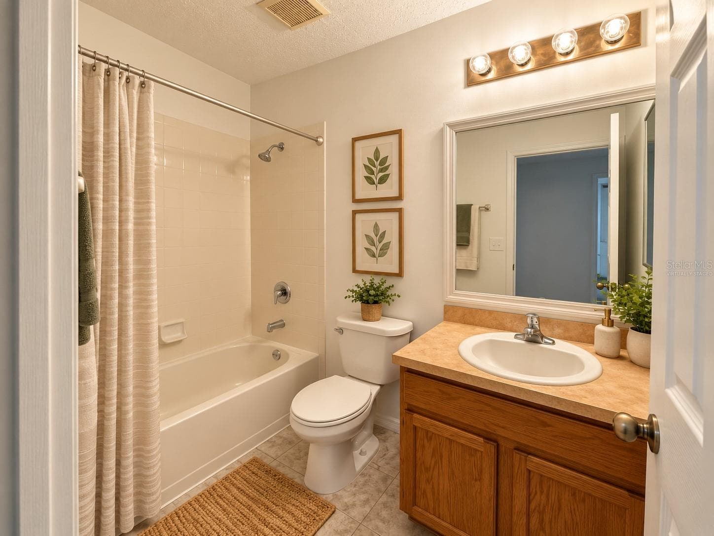 VIRTUALLY STAGED - 561 CRESTING OAK CIR #86, ORLANDO